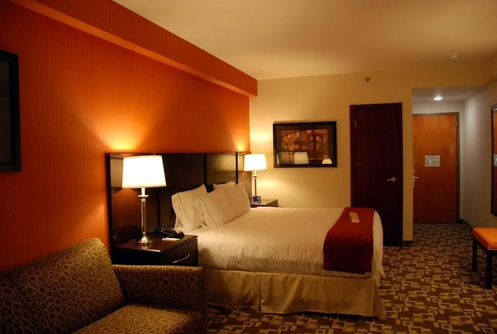 Holiday Inn Express Maspeth By Ihg New York Hotel