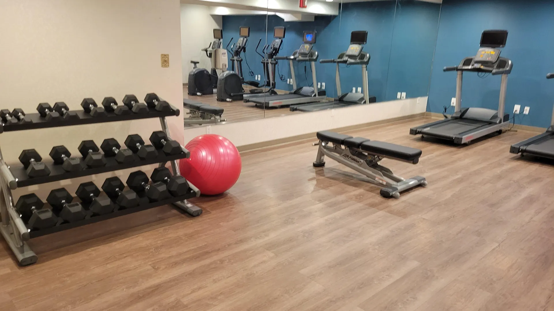 Holiday Inn Express Maspeth By Ihg New York