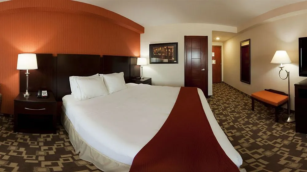 Holiday Inn Express Maspeth By Ihg New York Hotel