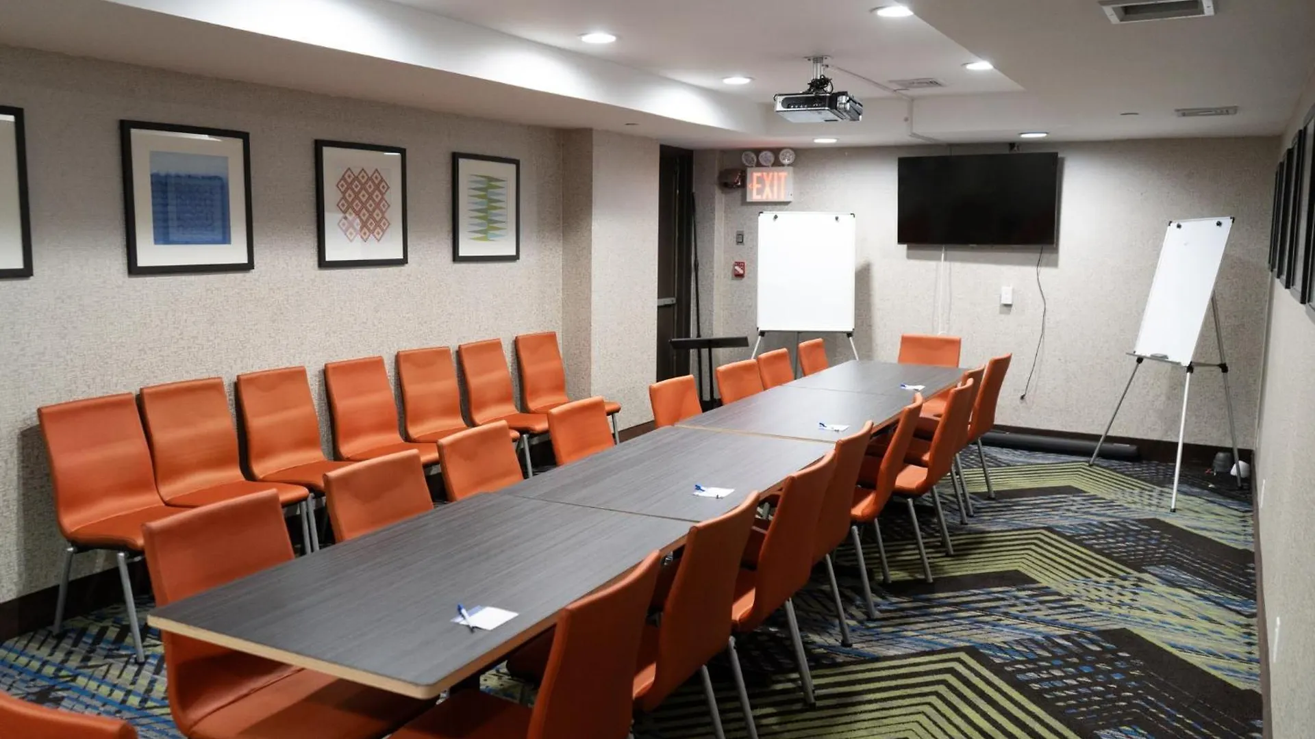 Hotel Holiday Inn Express Maspeth By Ihg New York
